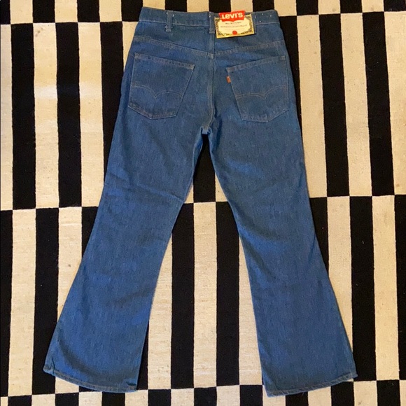 levi's stock today